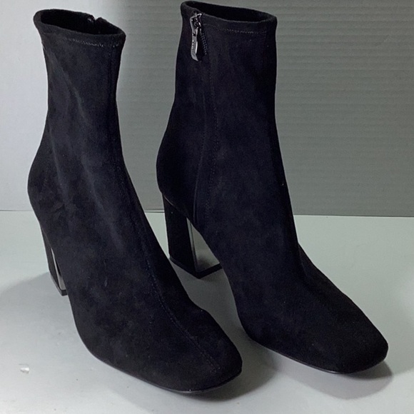 Women's Cavale Ankle Booties Note: like New - Picture 5 of 9